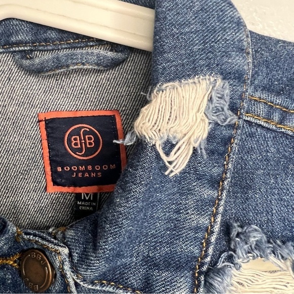 BBJ Women’s Distressed Denim Jean Jacket Size M 100% Cotton Blue Was Long Sleeve - Picture 4 of 15